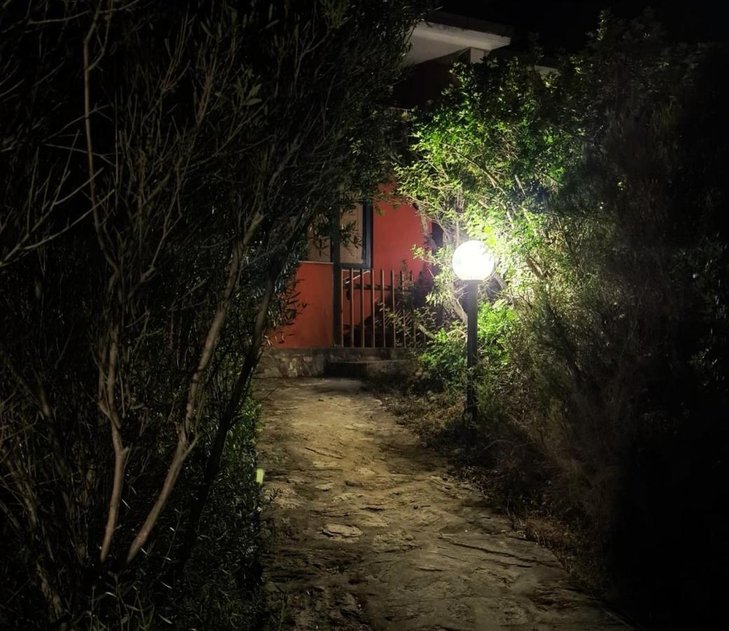 Casette Del Maestrale E Dello Scirocco SantʼAntìoco Exterior foto
